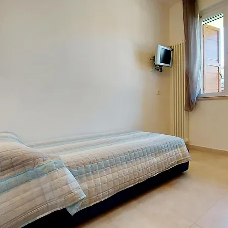 Narcisa View Lake&pool Apartment