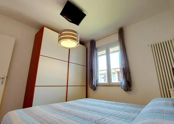 Narcisa View Lake&pool アパート